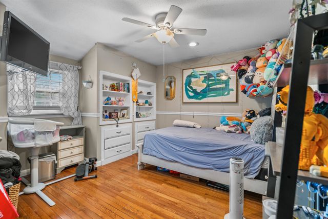 5 Chartwell Court, Londonderry, NH 03053
