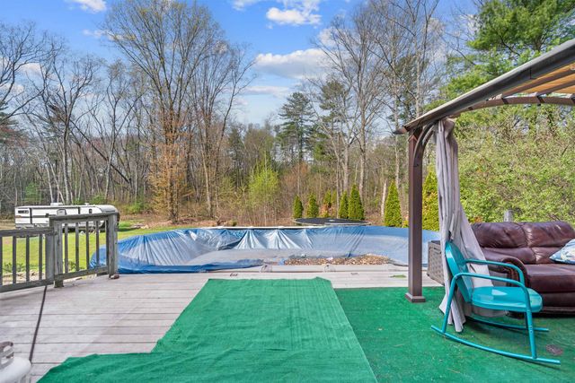 5 Chartwell Court, Londonderry, NH 03053