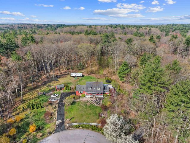 5 Chartwell Court, Londonderry, NH 03053