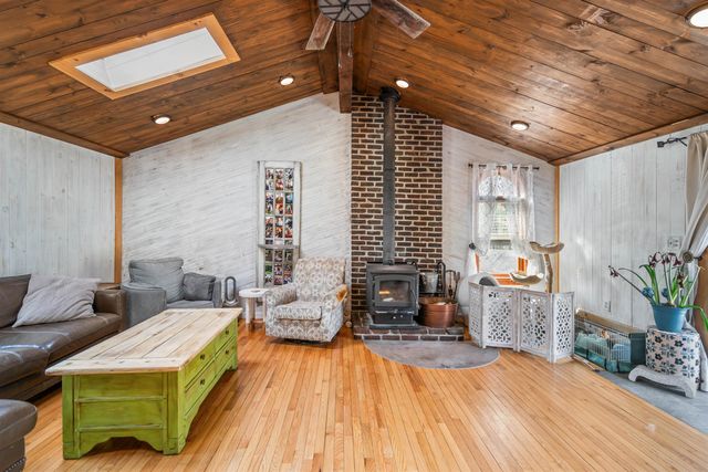 5 Chartwell Court, Londonderry, NH 03053