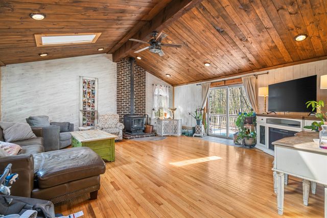5 Chartwell Court, Londonderry, NH 03053