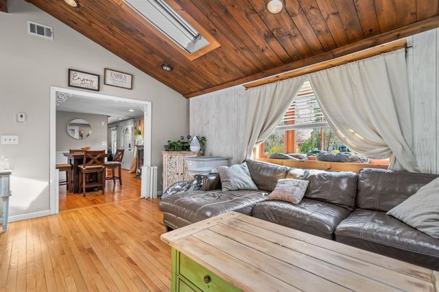 5 Chartwell Court, Londonderry, NH 03053