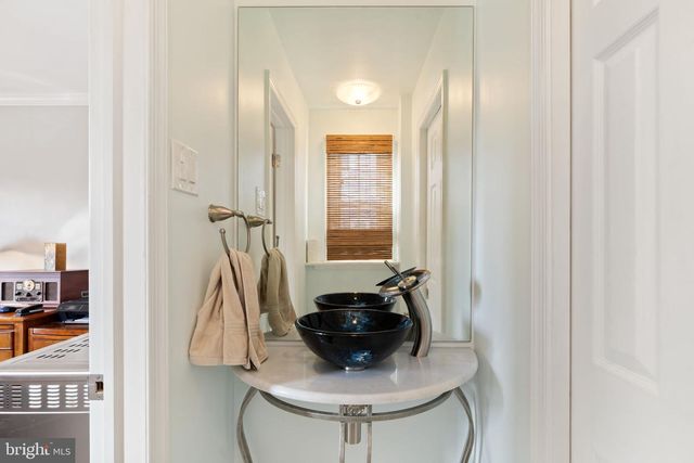 937 GREENBRIAR LN, Springfield, PA 19064