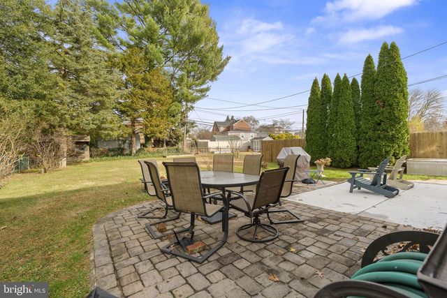 937 GREENBRIAR LN, Springfield, PA 19064