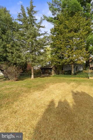 937 GREENBRIAR LN, Springfield, PA 19064