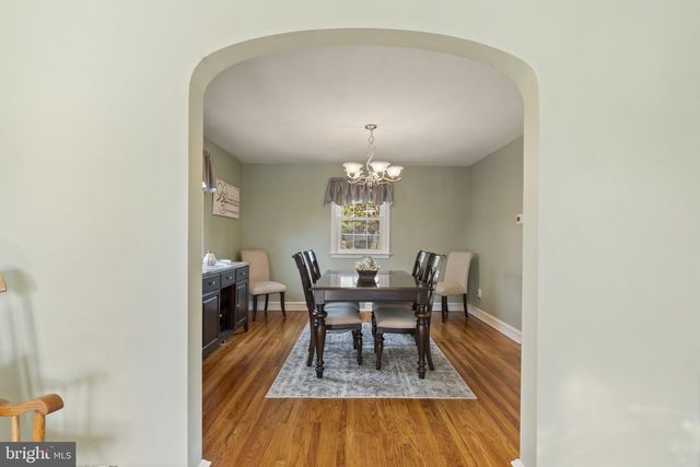 937 GREENBRIAR LN, Springfield, PA 19064