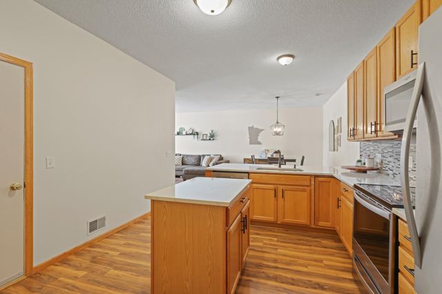 13037 Europa Trail Way N F, Hugo, MN 55038