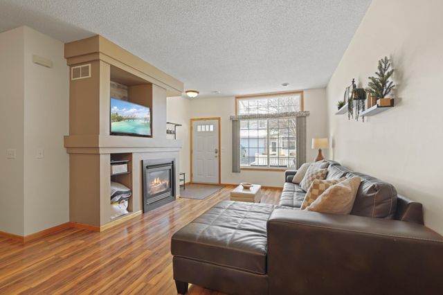 13037 Europa Trail Way N F, Hugo, MN 55038