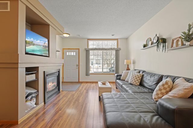 13037 Europa Trail Way N F, Hugo, MN 55038