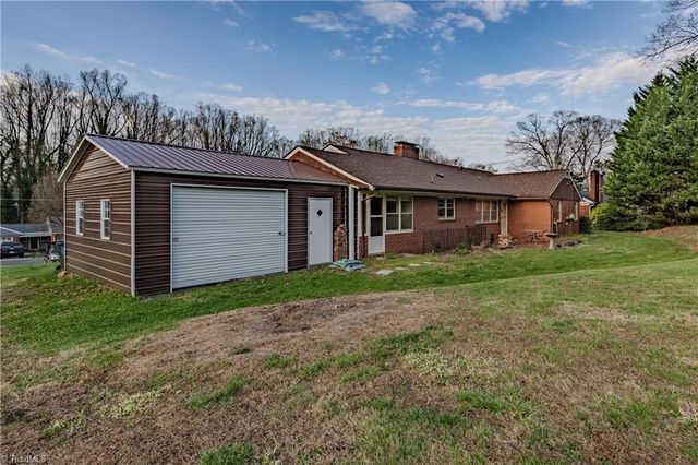 246 Fairview Avenue, Mount Airy, NC 27030