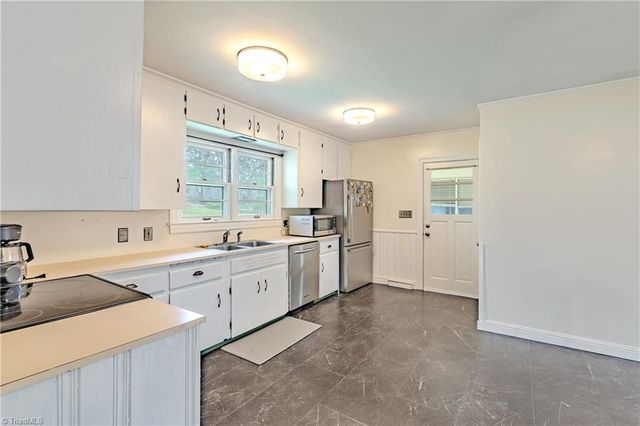 246 Fairview Avenue, Mount Airy, NC 27030