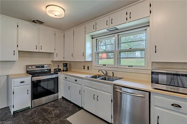 246 Fairview Avenue, Mount Airy, NC 27030