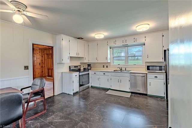 246 Fairview Avenue, Mount Airy, NC 27030