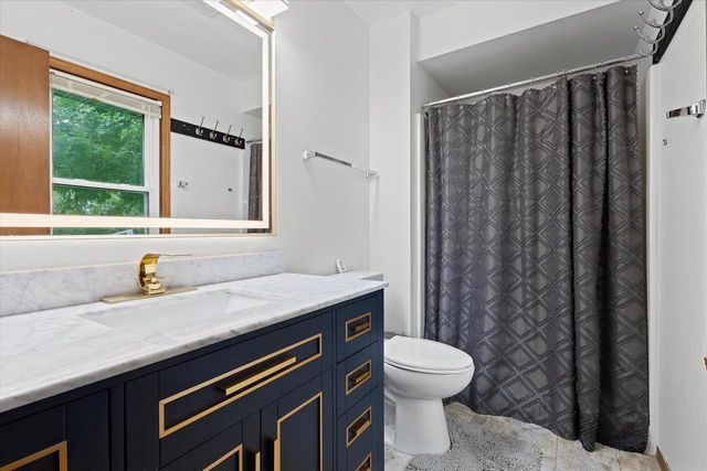 4102 W Minnesota COURT, Franklin, WI 53132