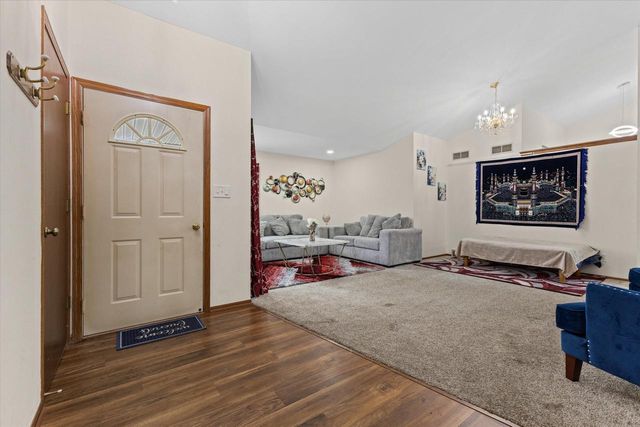 4102 W Minnesota COURT, Franklin, WI 53132