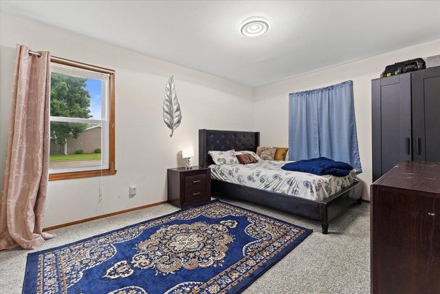 4102 W Minnesota COURT, Franklin, WI 53132