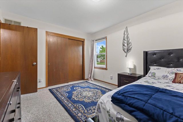 4102 W Minnesota COURT, Franklin, WI 53132
