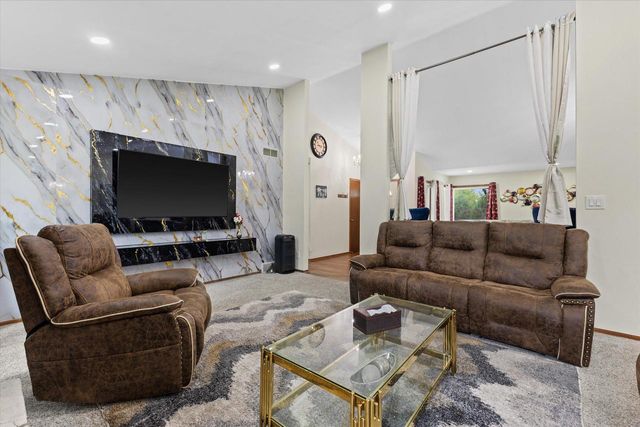 4102 W Minnesota COURT, Franklin, WI 53132
