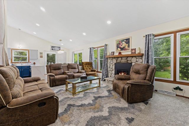 4102 W Minnesota COURT, Franklin, WI 53132