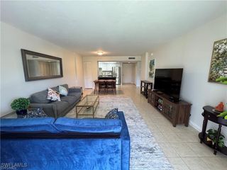 3 Bluebill AVE 206, Naples, FL 34108