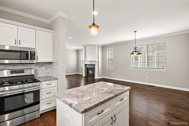 215 La Plaza Court, Royal Oak, MI 48073