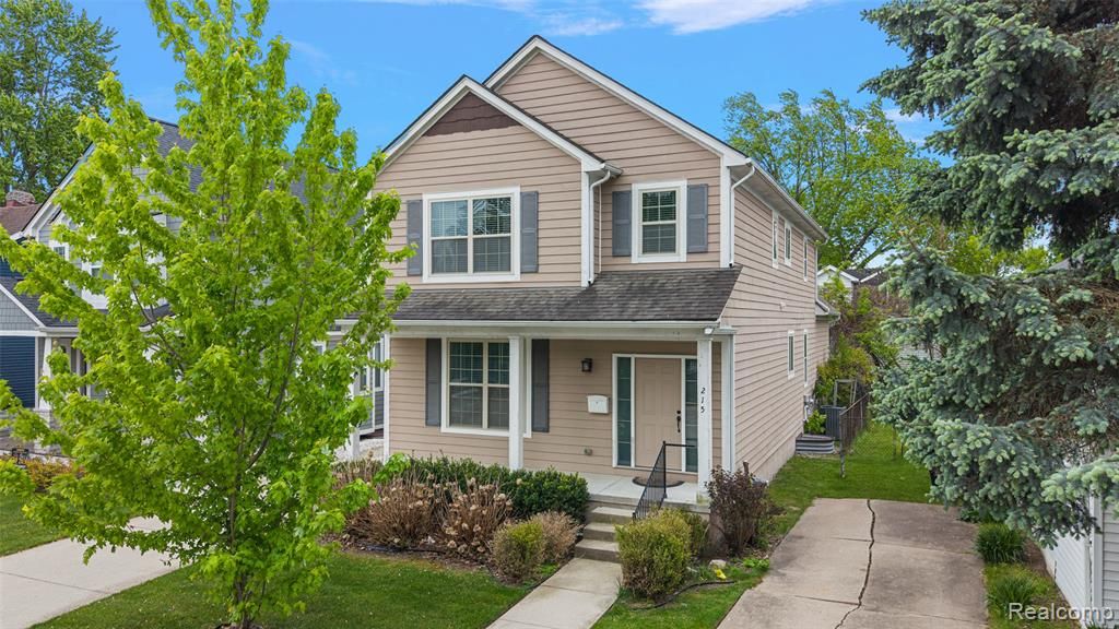 215 La Plaza Court, Royal Oak, MI 48073