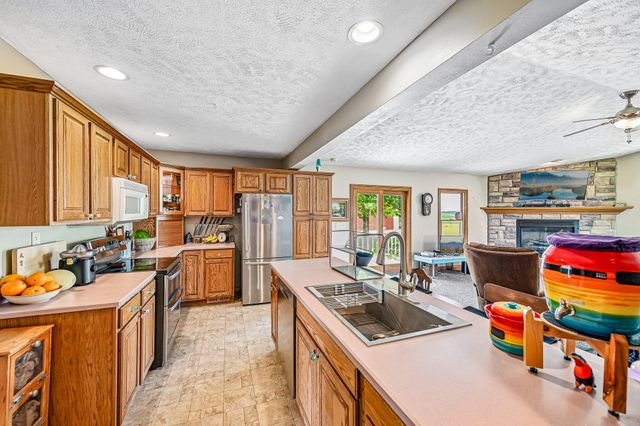 3118 N County Road 5 3118 N County Road 5, Bellefontaine, OH 43311