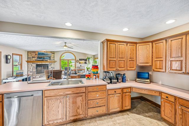 3118 N County Road 5 3118 N County Road 5, Bellefontaine, OH 43311
