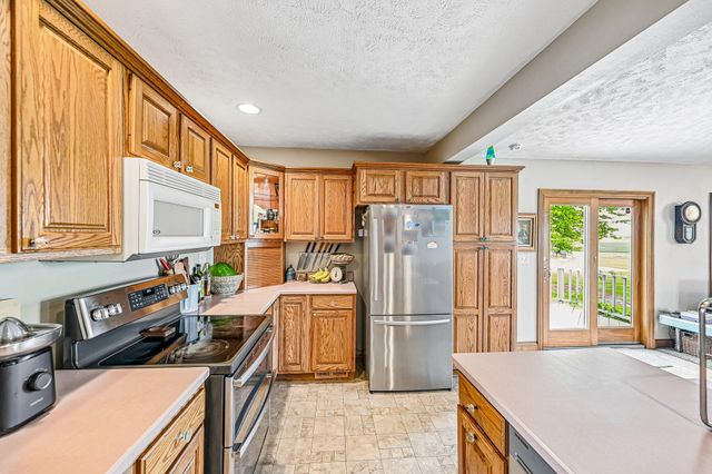 3118 N County Road 5 3118 N County Road 5, Bellefontaine, OH 43311