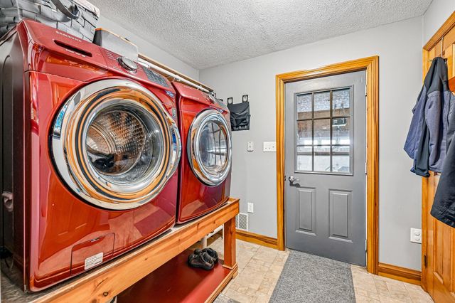 3118 N County Road 5 3118 N County Road 5, Bellefontaine, OH 43311