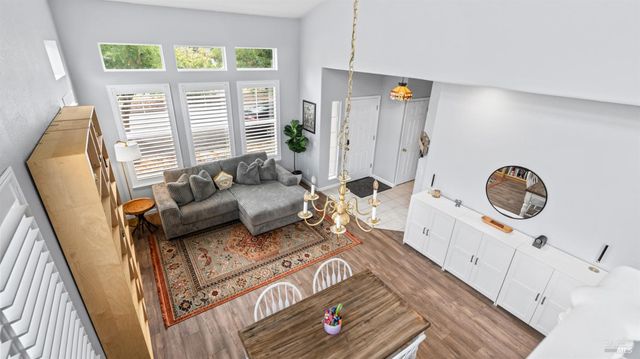 1407 Woodside Cir, Petaluma, CA 94954