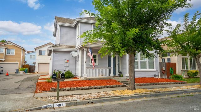 1407 Woodside Cir, Petaluma, CA 94954