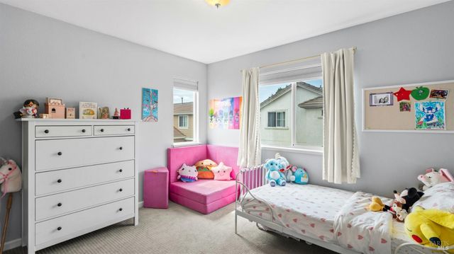 1407 Woodside Cir, Petaluma, CA 94954