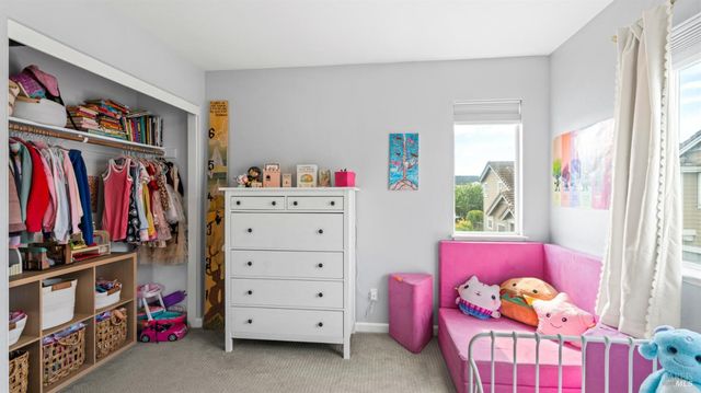 1407 Woodside Cir, Petaluma, CA 94954