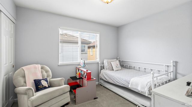 1407 Woodside Cir, Petaluma, CA 94954