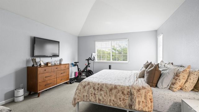 1407 Woodside Cir, Petaluma, CA 94954