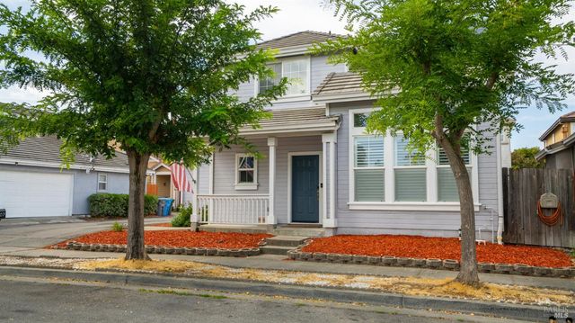 1407 Woodside Cir, Petaluma, CA 94954