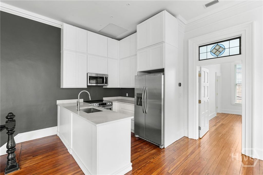 Image 10 of property listing at 417 Whitaker Street, Savannah, GA 31401