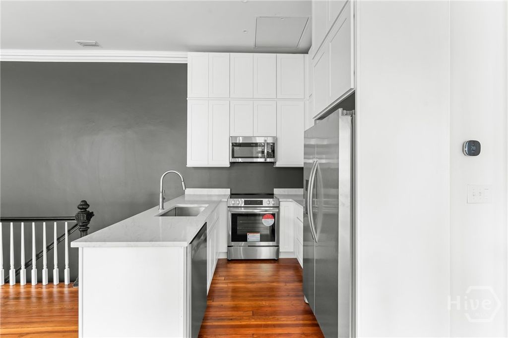 Image 11 of property listing at 417 Whitaker Street, Savannah, GA 31401