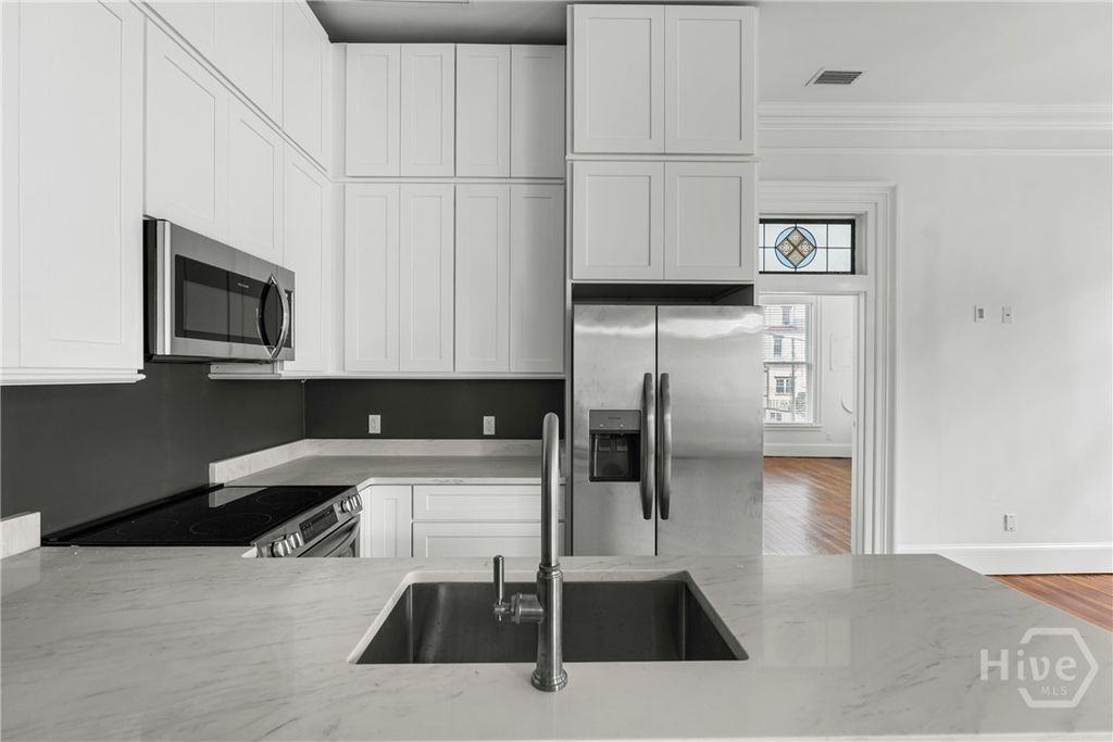 Image 13 of property listing at 417 Whitaker Street, Savannah, GA 31401