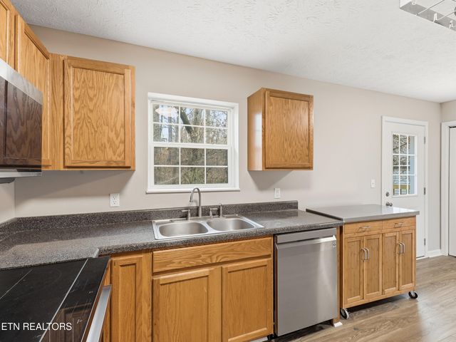 617 Hollow Drive, Strawberry Plains, TN 37871