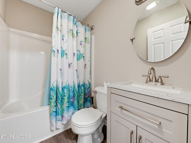 617 Hollow Drive, Strawberry Plains, TN 37871