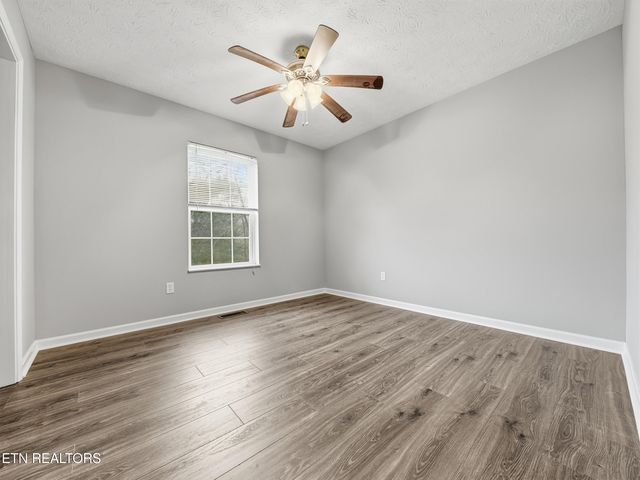 617 Hollow Drive, Strawberry Plains, TN 37871