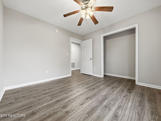 617 Hollow Drive, Strawberry Plains, TN 37871