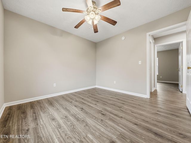 617 Hollow Drive, Strawberry Plains, TN 37871