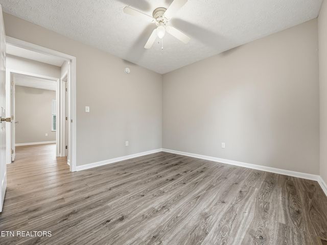 617 Hollow Drive, Strawberry Plains, TN 37871