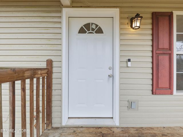 617 Hollow Drive, Strawberry Plains, TN 37871