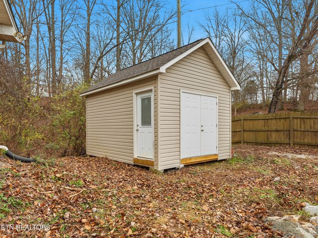 617 Hollow Drive, Strawberry Plains, TN 37871