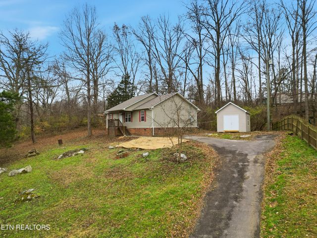 617 Hollow Drive, Strawberry Plains, TN 37871