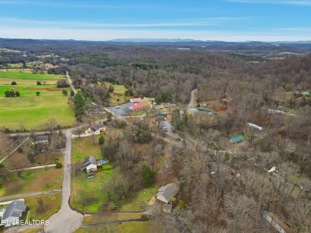 617 Hollow Drive, Strawberry Plains, TN 37871
